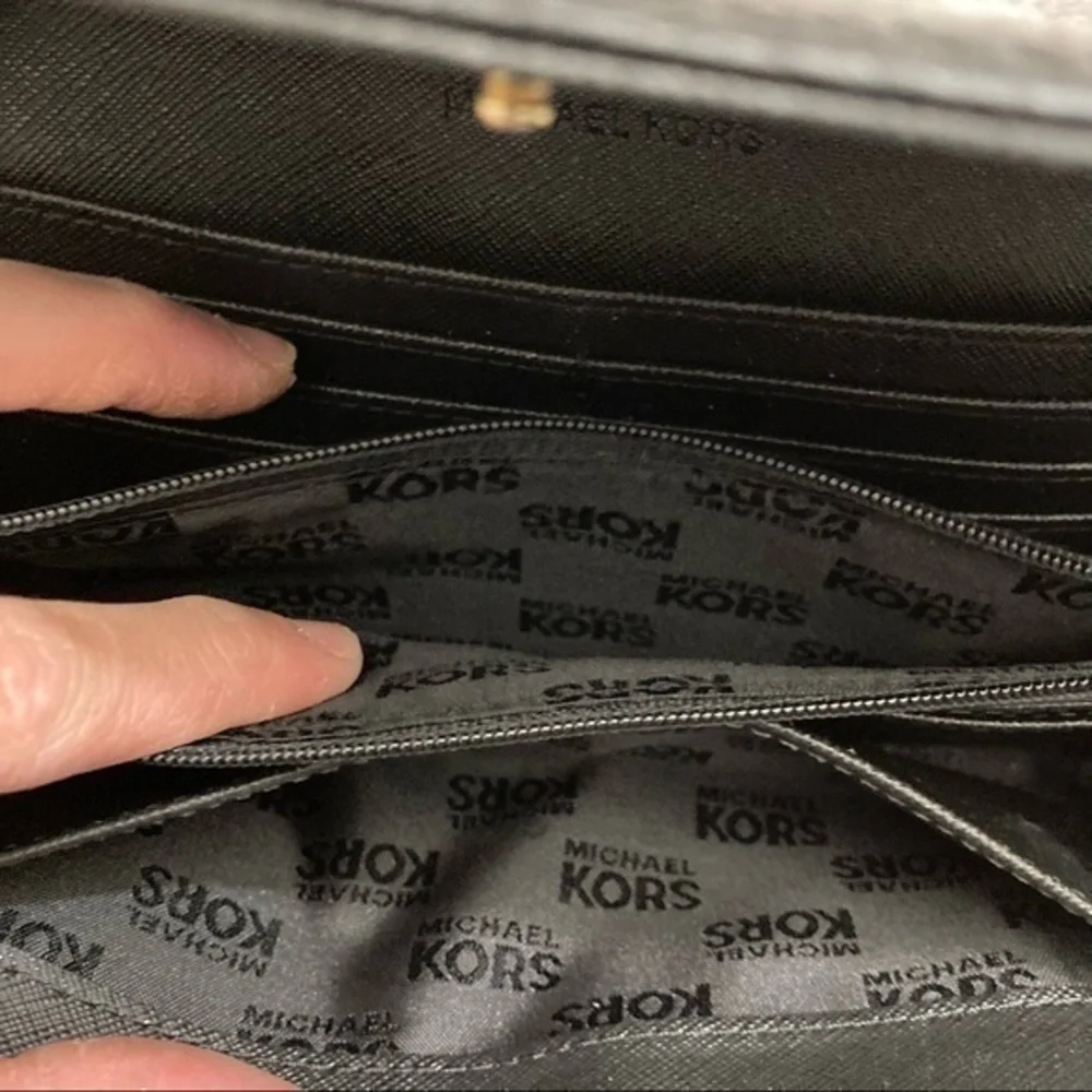 Michael kors black leather logo wallet